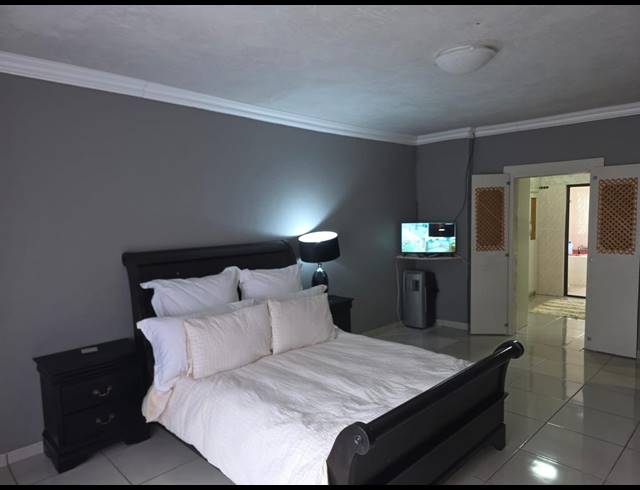 3 BEDROOM HOUSE FOR SALE IN FLORA PARK